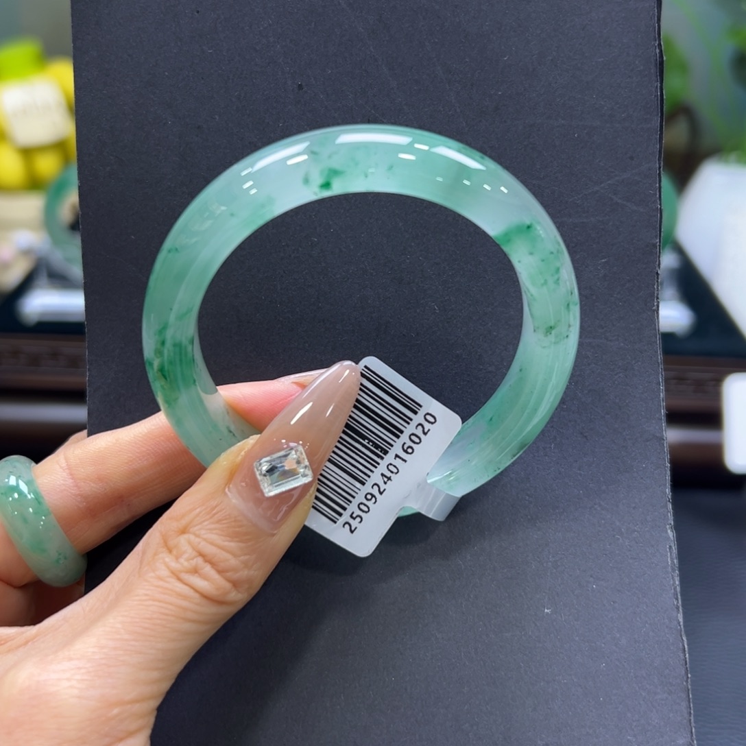 石英质玉（非洲翠）未镶嵌手镯54-55