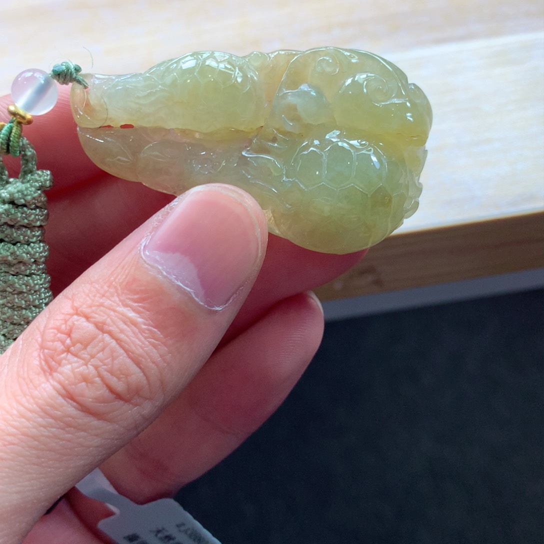 翡翠颈饰未镶嵌吊坠