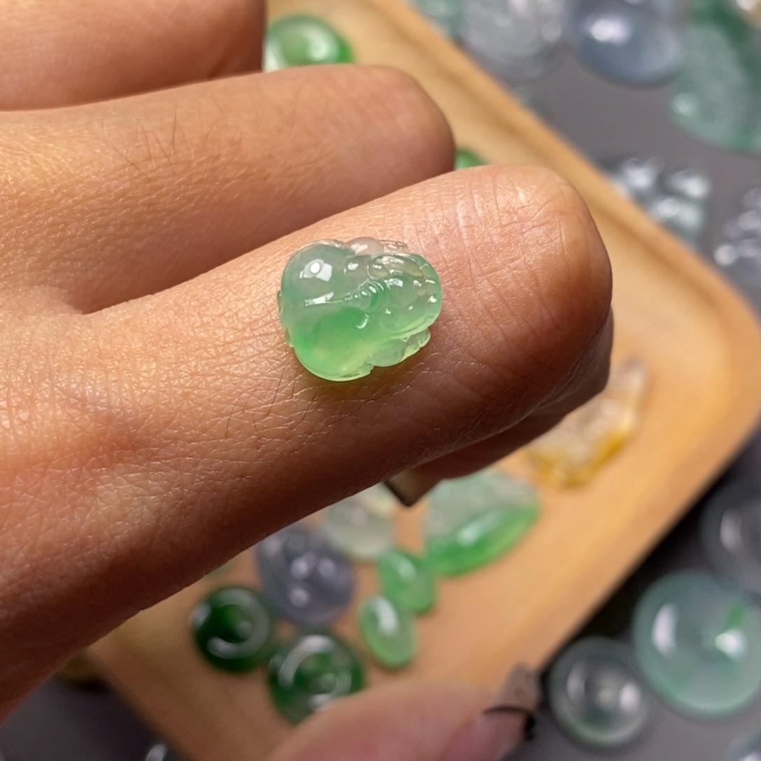 翡翠未镶嵌颈饰翡翠