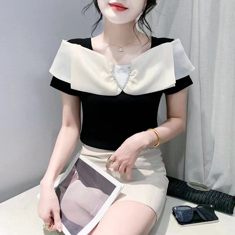 蜜妍蝉-显瘦气质洋气时尚夏季修身方领设计感百搭法式打底衫-3016