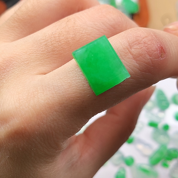 翡翠吊坠(不含链)未镶嵌马鞍