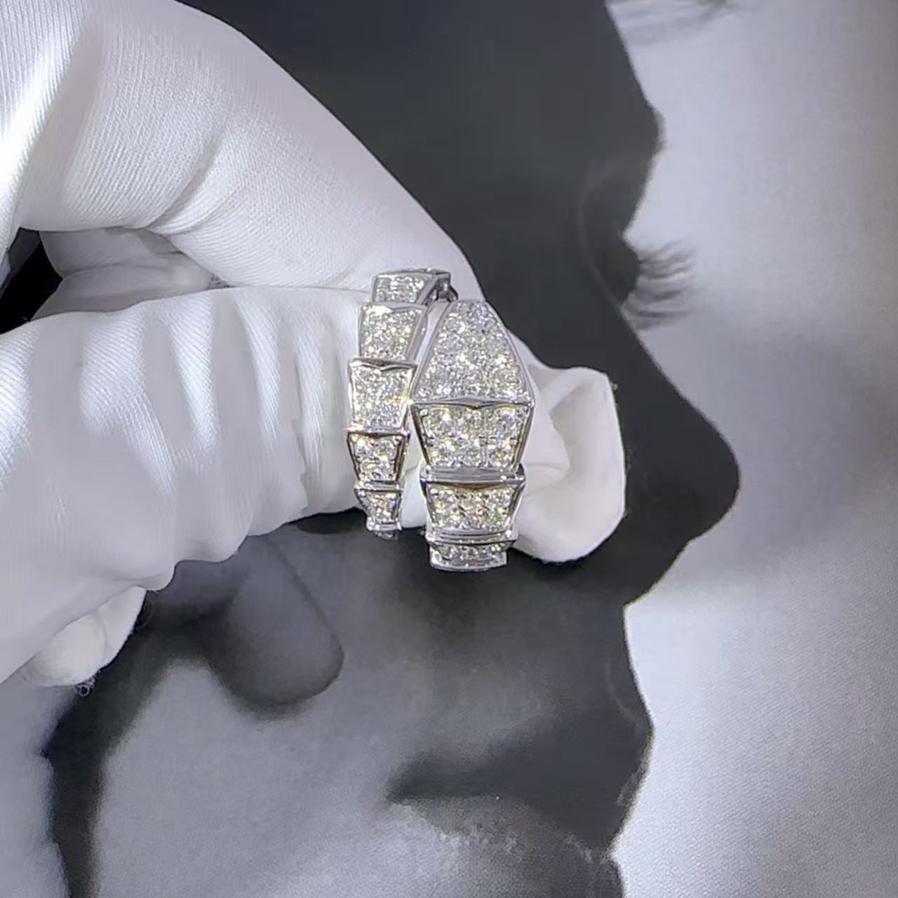 实验室培育钻石18k金宽版蛇戒时尚爆闪男女同款（拍下备注圈口）