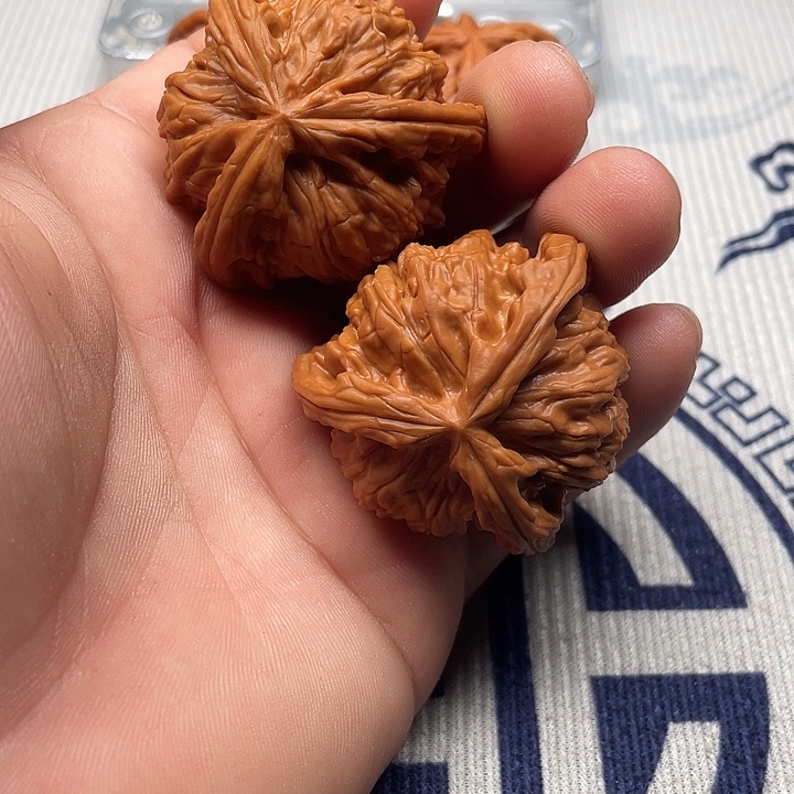 ****扰吊坠文玩核桃三棱