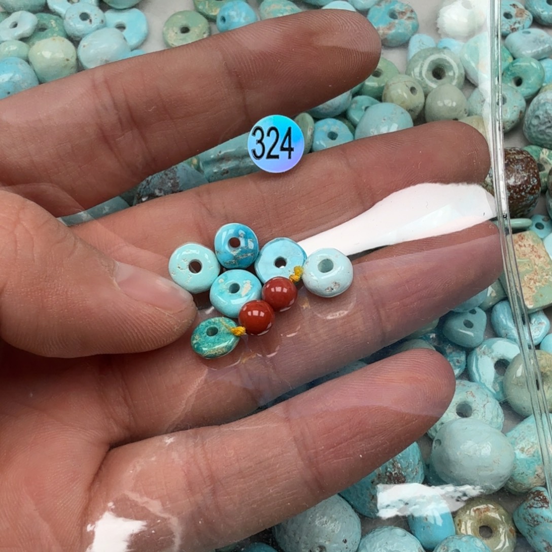 南红玛瑙未镶嵌珠宝奇石