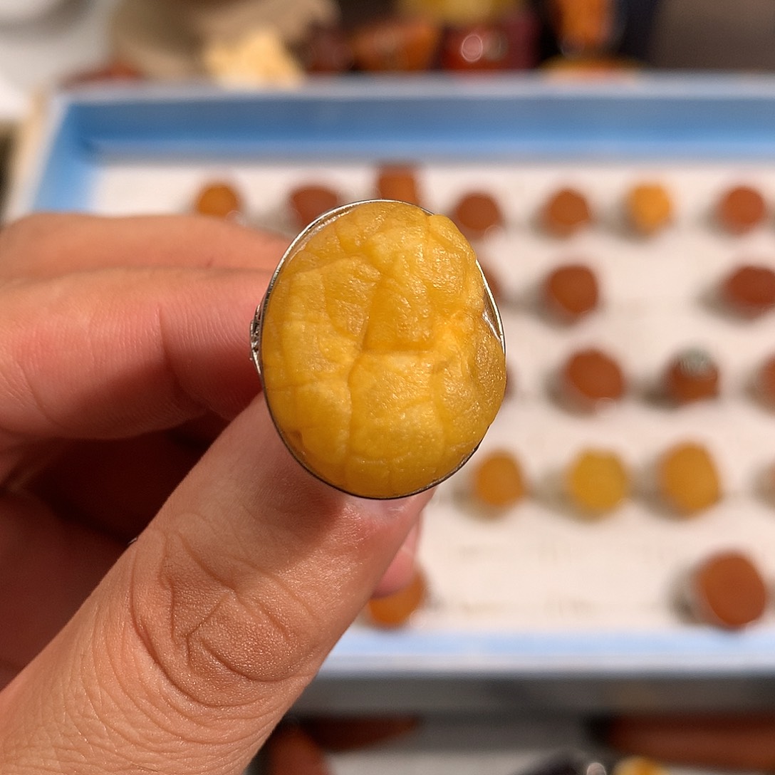 蜜蜡裸石未镶嵌你