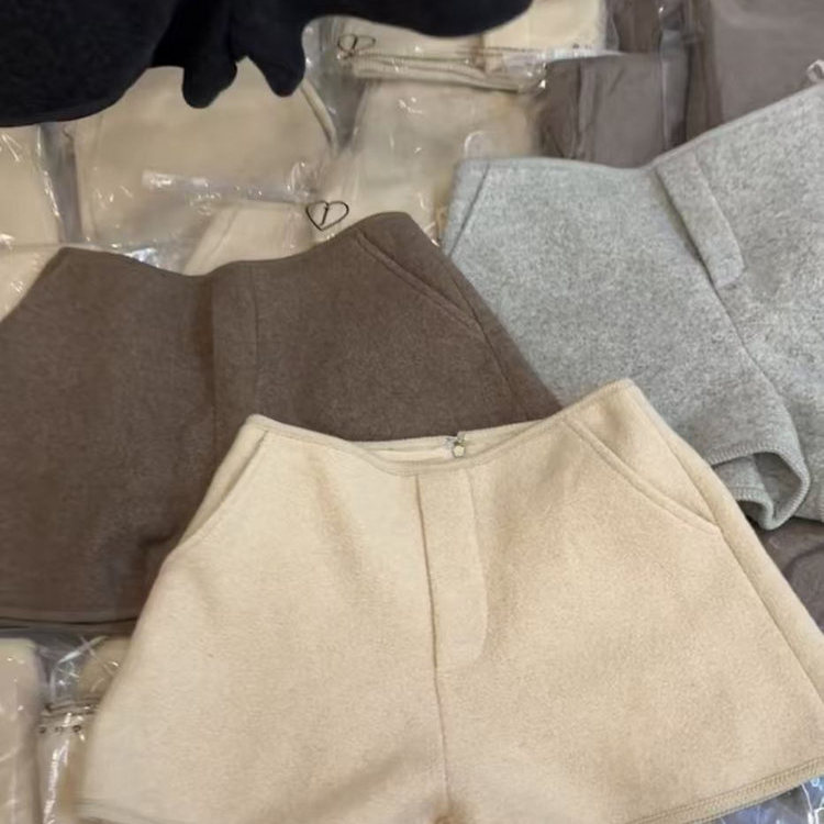 毛呢短裤女冬季2025新款韩版高腰百搭直筒靴裤外穿打底休闲裤ins