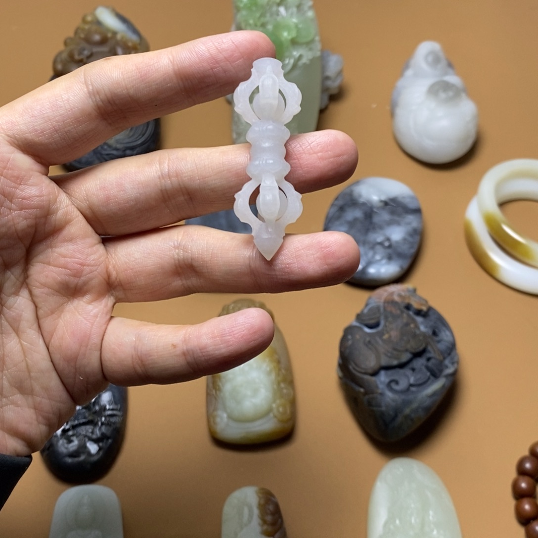 和田玉挂件定制未镶嵌