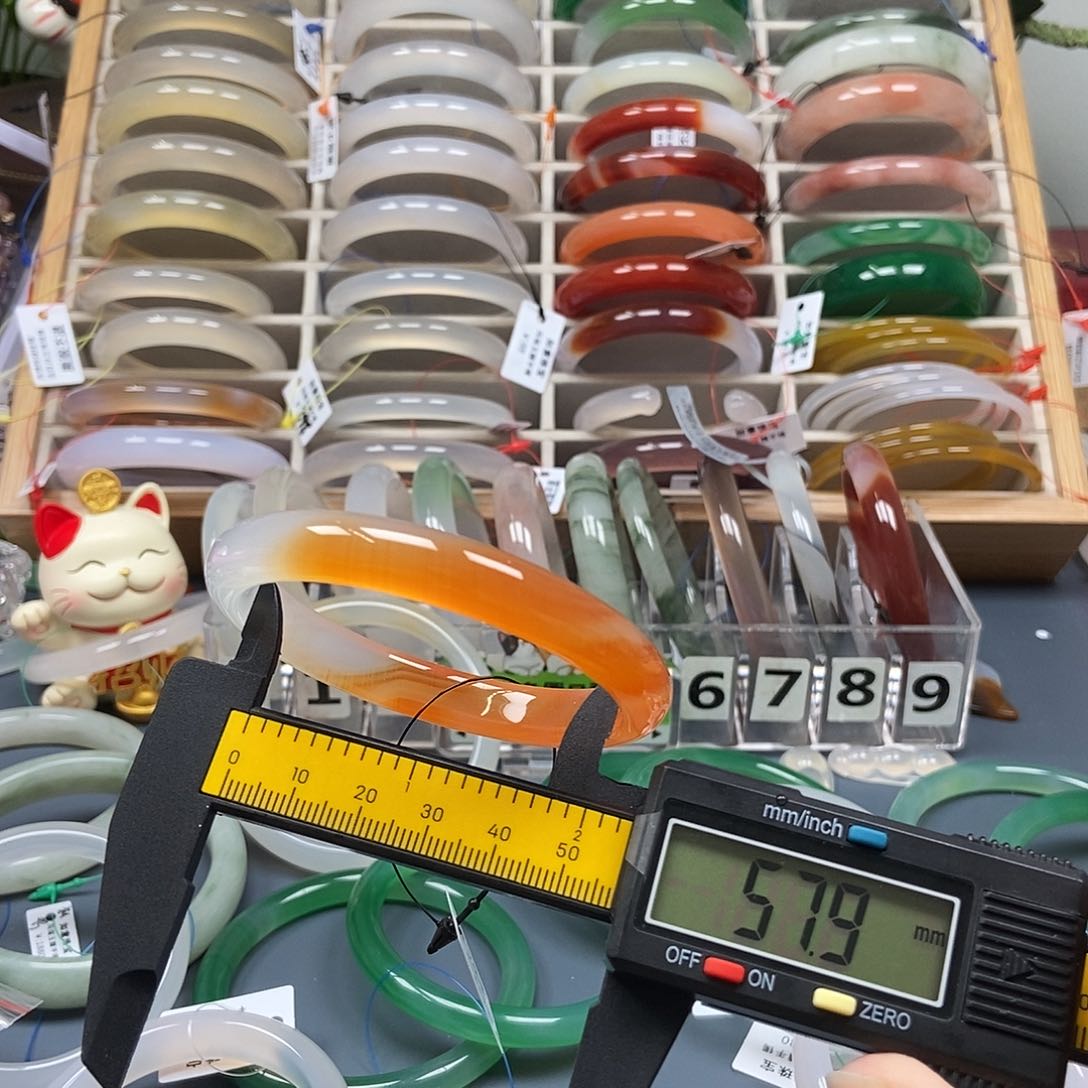 玛瑙/玉髓手镯未镶嵌769