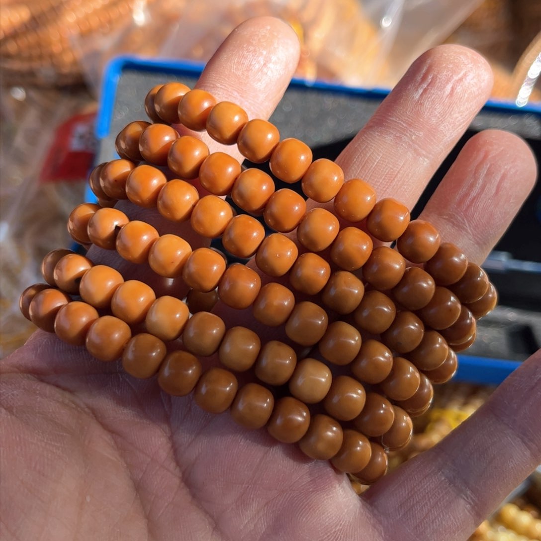 金刚菩提吊坠龙脊菩提红油玉化老料9x8