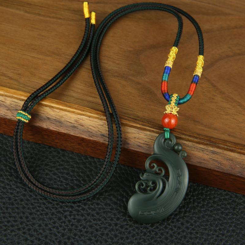 【香掌柜】和田玉特细塔青龙牌吊坠（发一件）