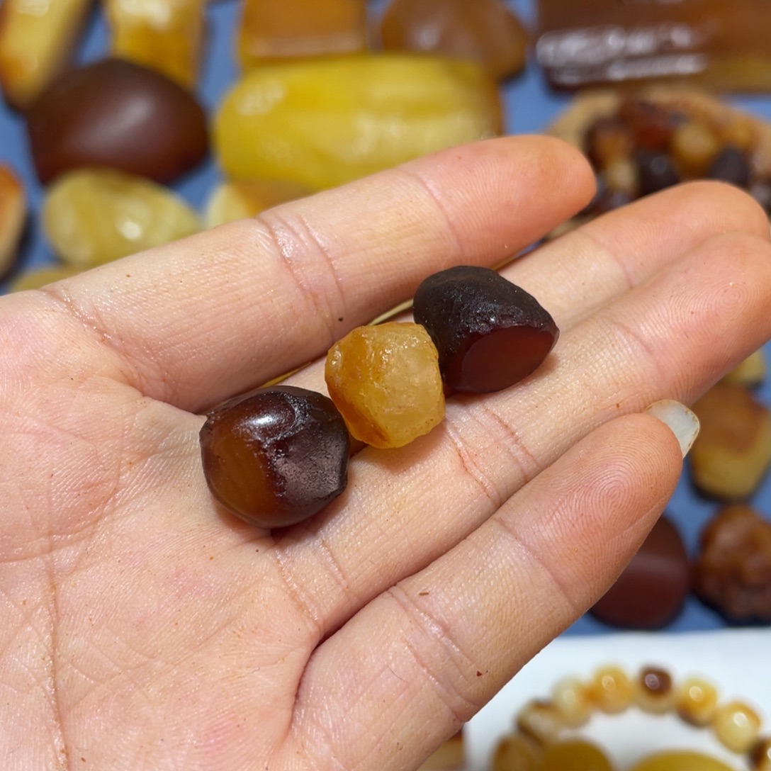 喆***黄定制蜜蜡未镶嵌珠