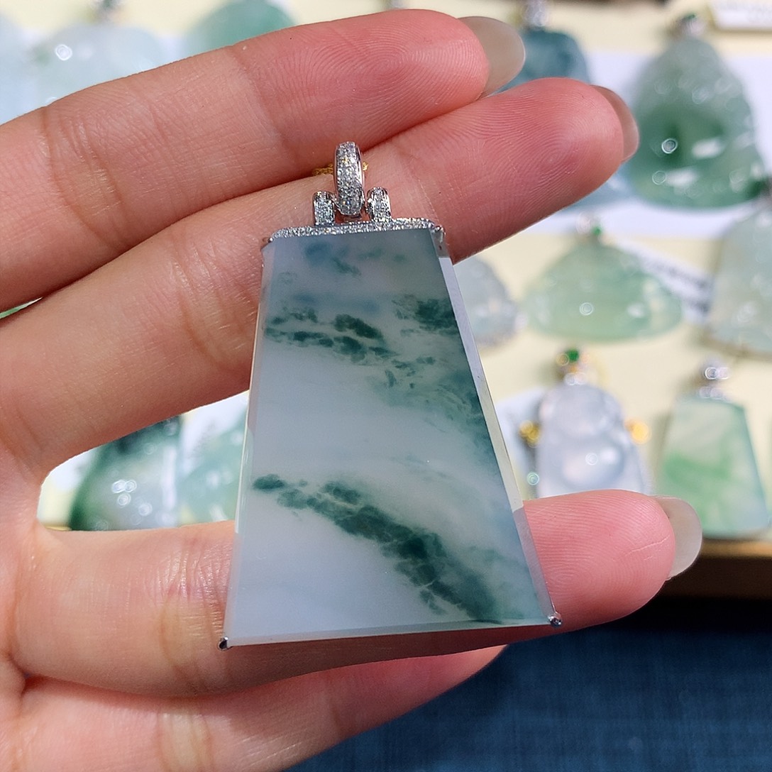 翡翠吊坠(不含链)18K金镶嵌