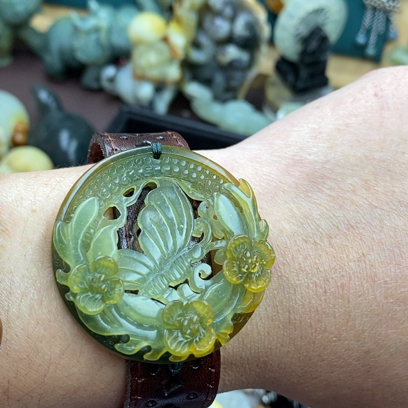 【闪购商品】蛇纹石玉未镶嵌手牌