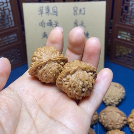 文玩核桃把件黄杆33