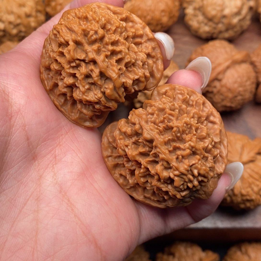 文玩核桃把件全品百花山40.8