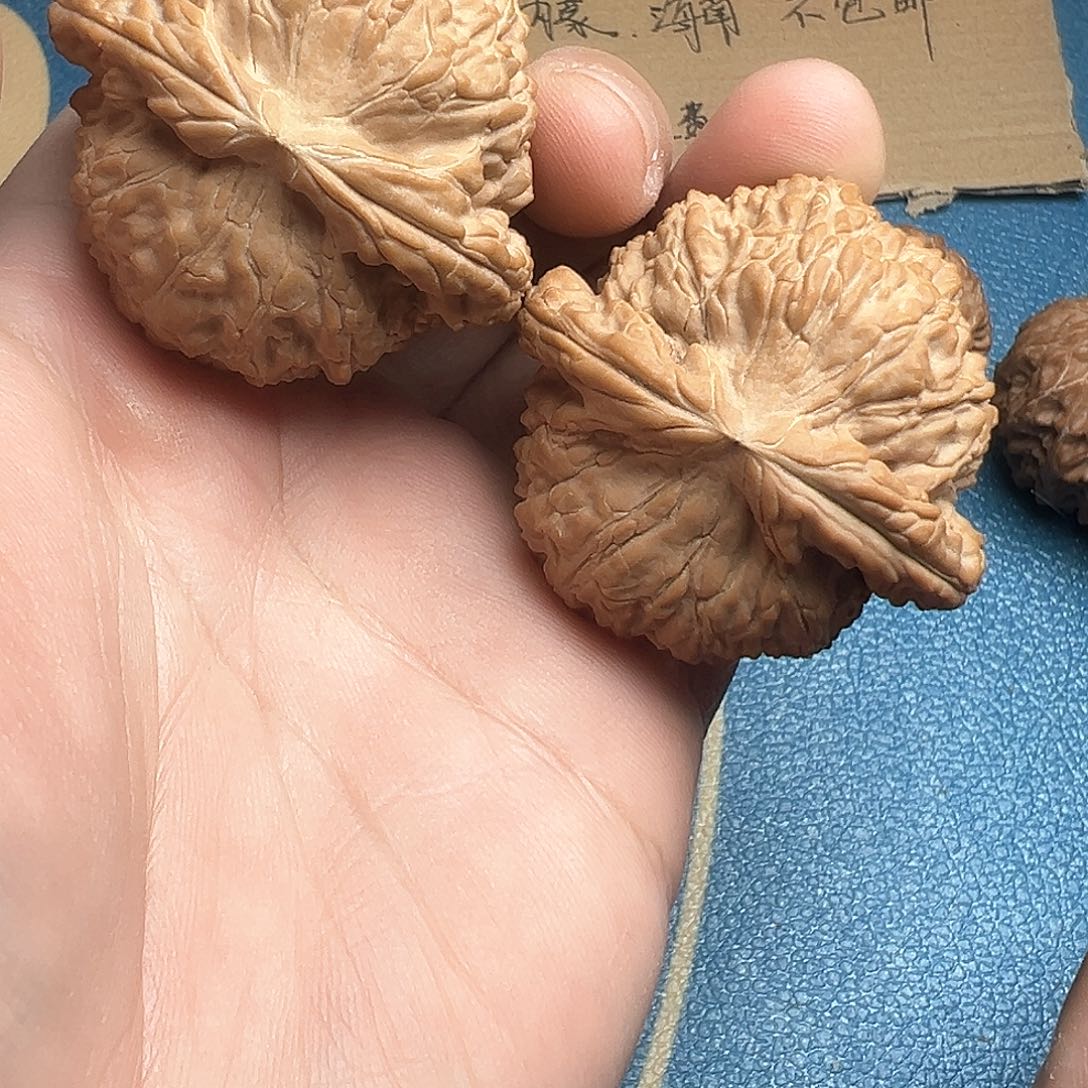 文玩核桃把件晨*宇47闷白