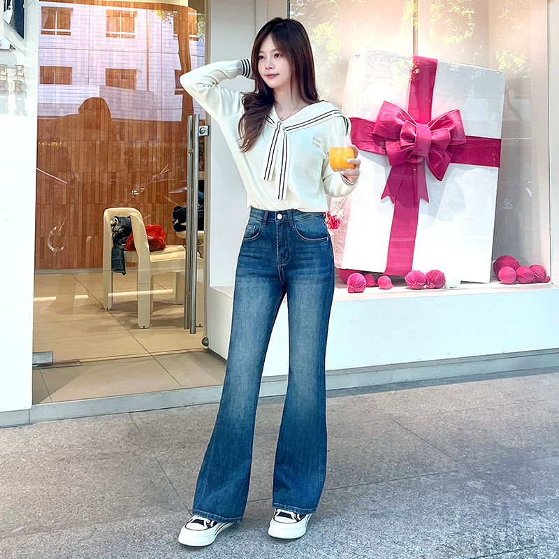 蓝色高腰微喇牛仔裤女款秋季2025年新款千金风微弹力显瘦喇叭裤