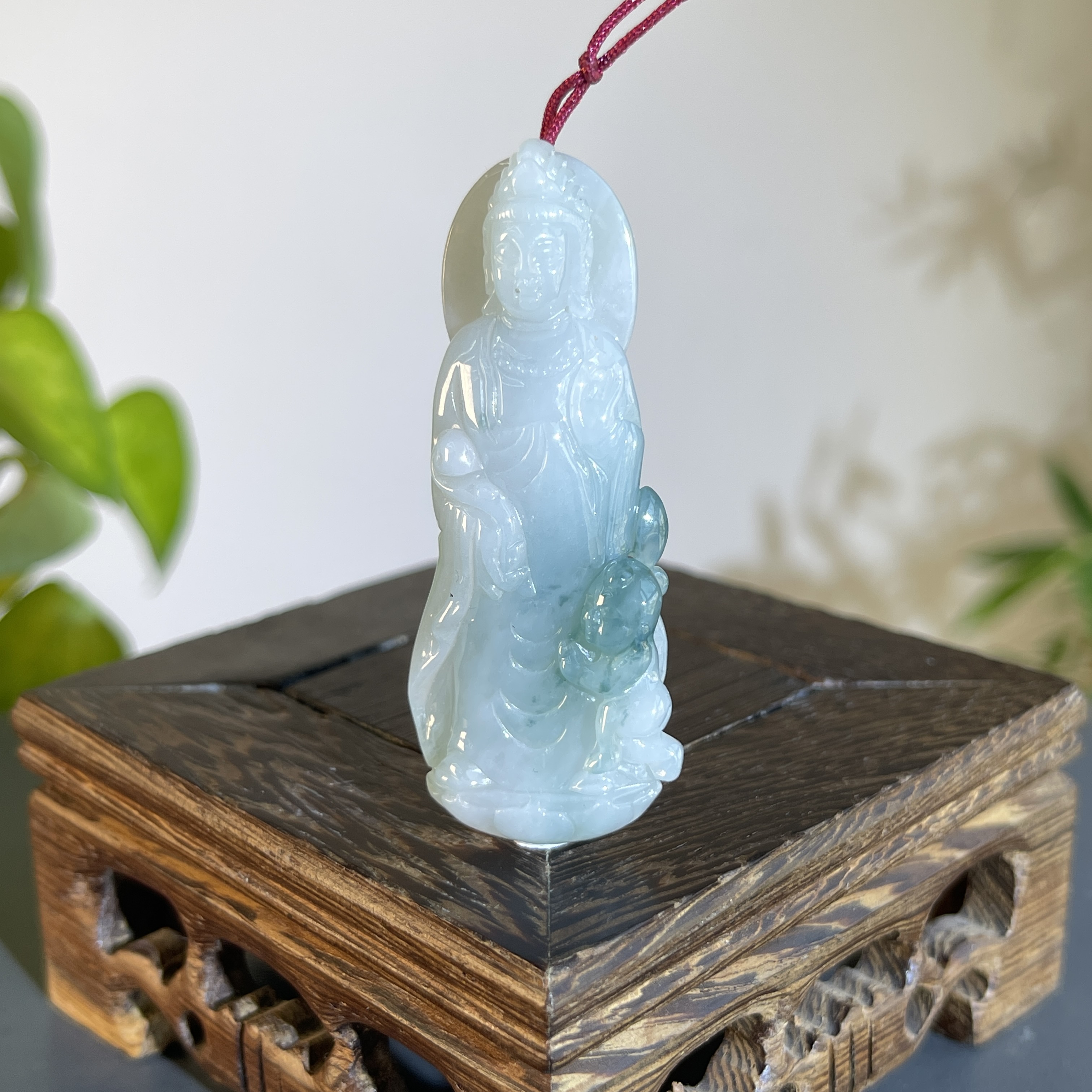 JTW24-179 天然缅甸A货翡翠  站观音