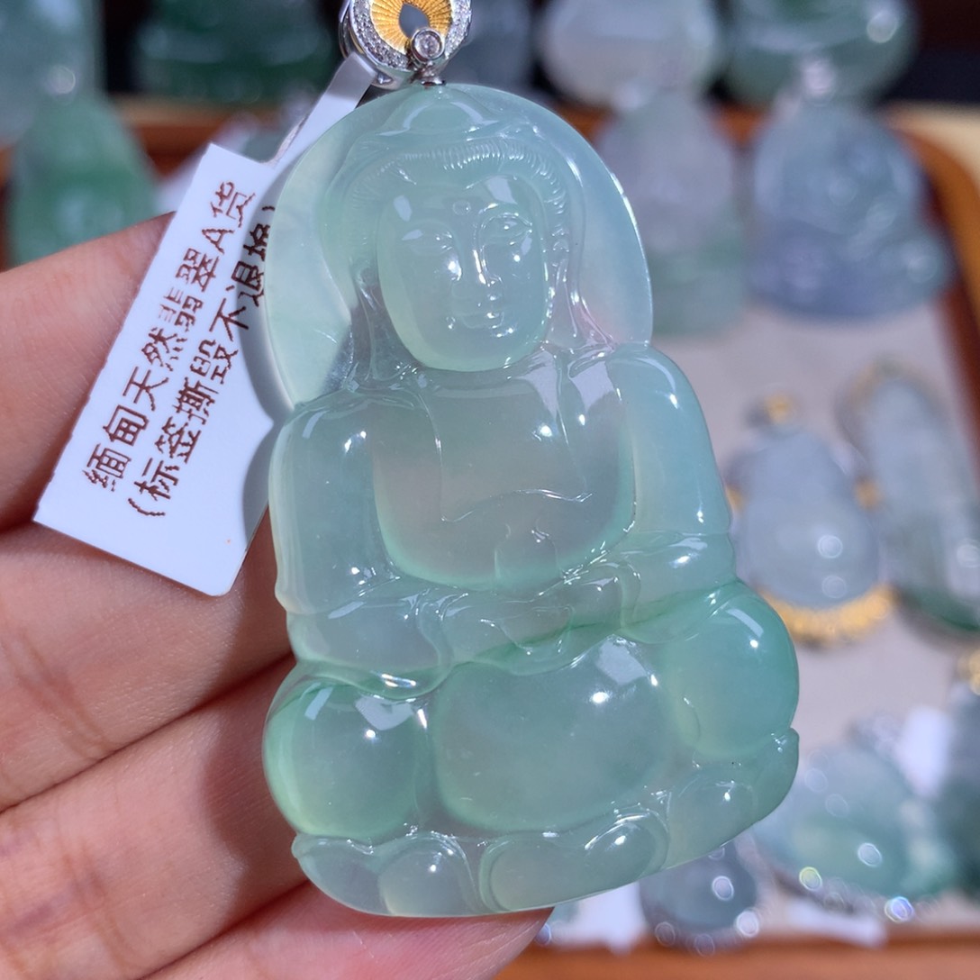 翡翠颈饰18K金镶嵌观音