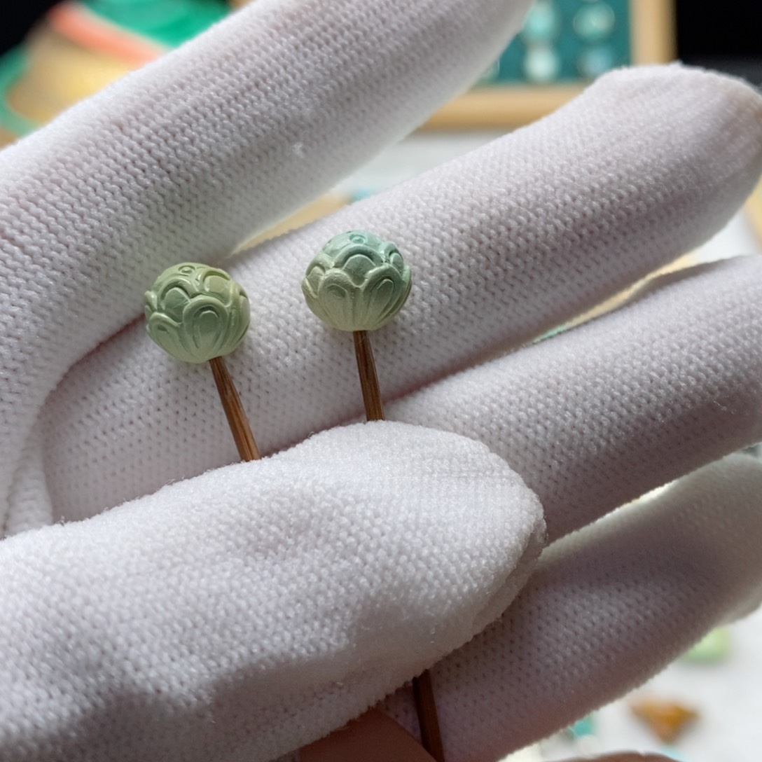 绿松石颈饰未镶嵌