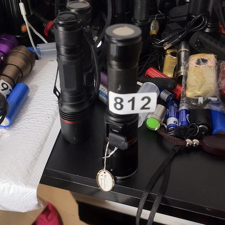 生****气强光手电家用户外812