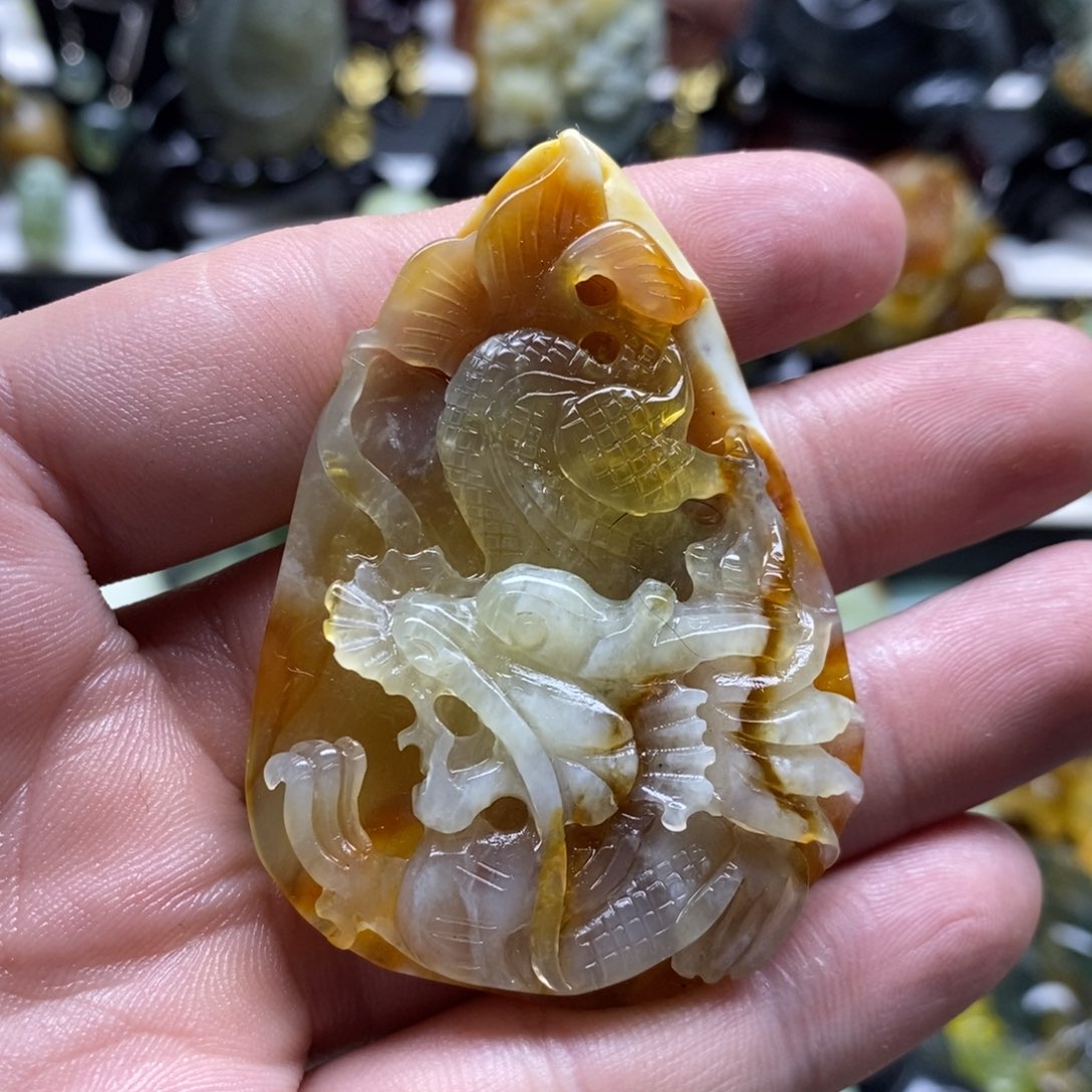 岫玉龙牌吊坠未镶嵌