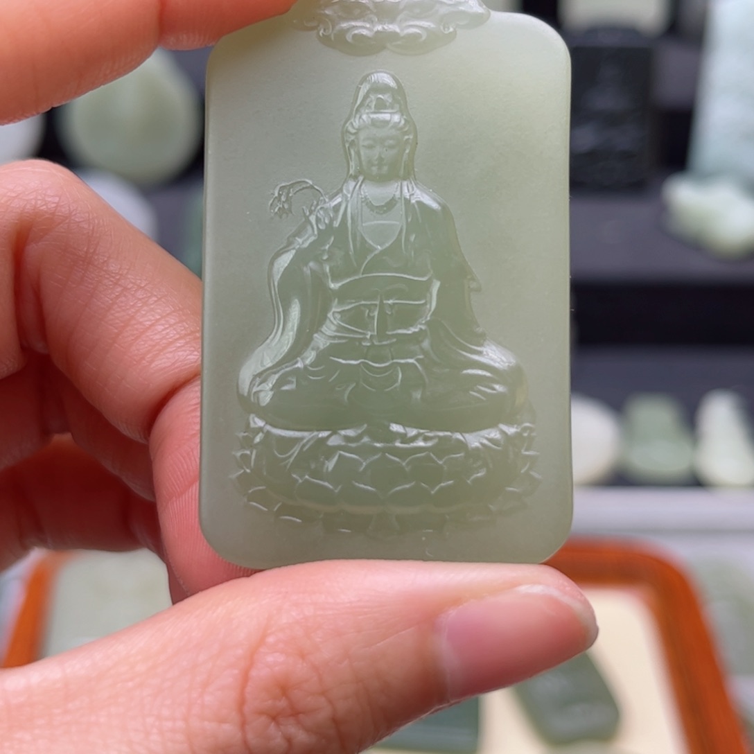 和田玉颈饰未镶嵌尚****锋