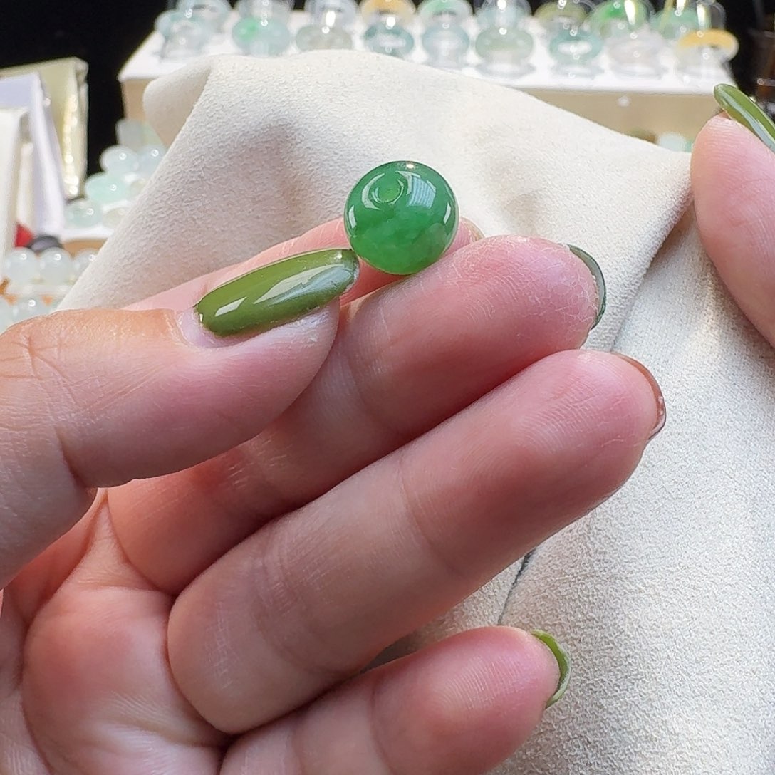 翡翠未镶嵌吊坠(不含链)鼓珠小纹