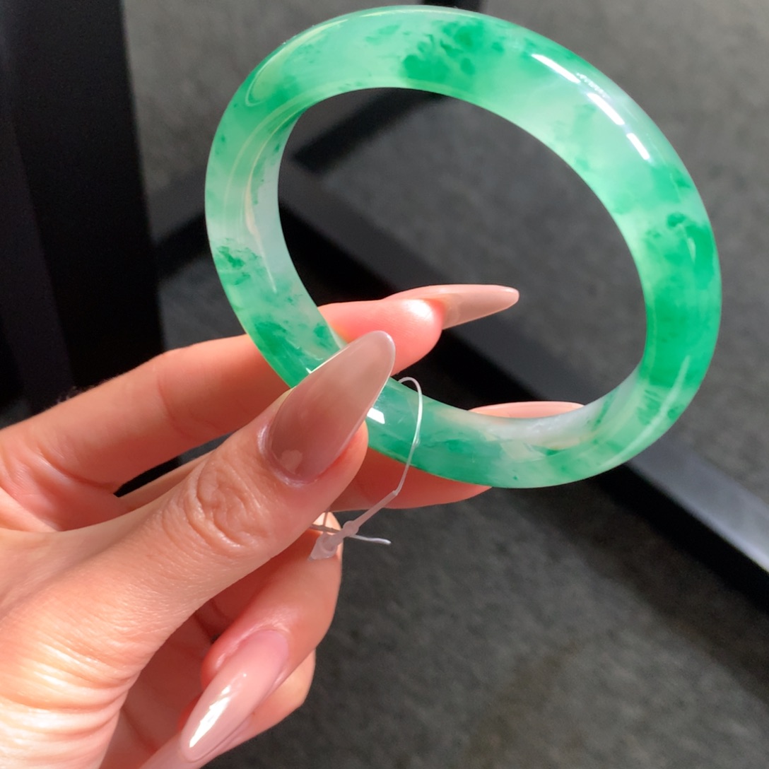 石英质玉未镶嵌手镯