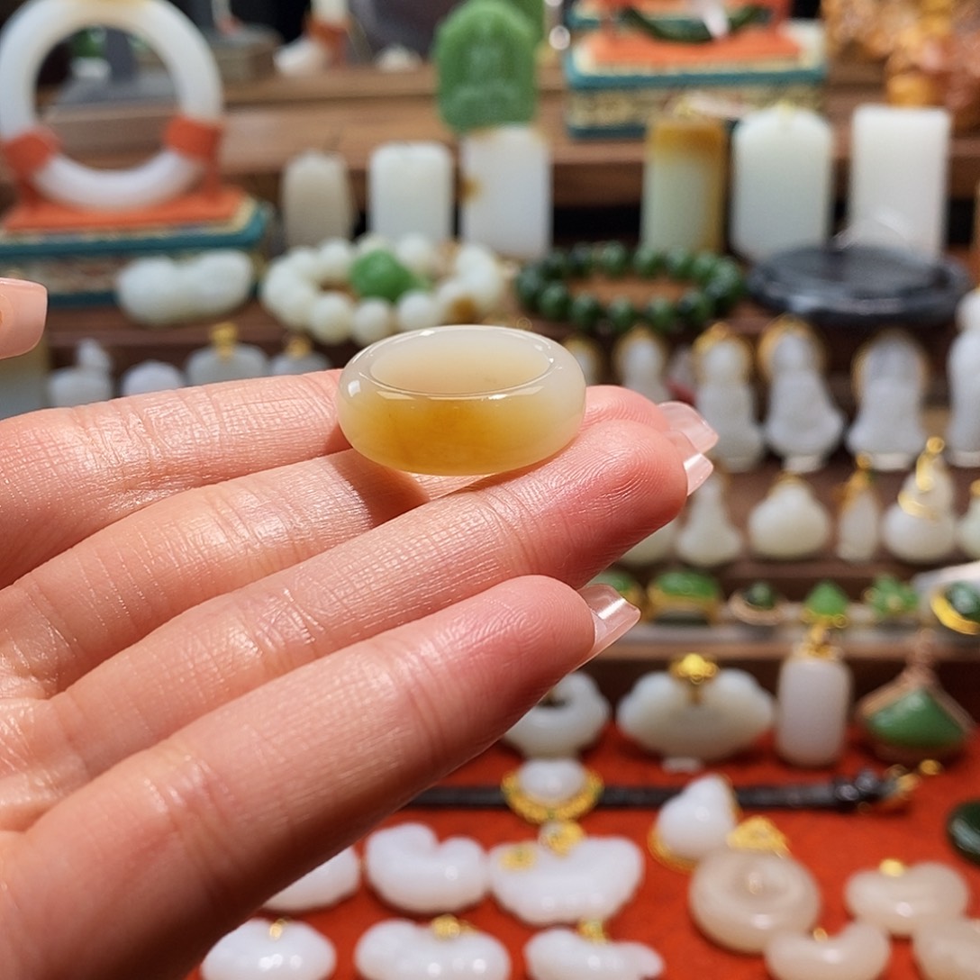 和田玉（糖玉）戒指未镶嵌