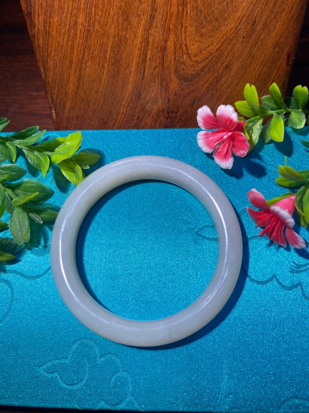 新疆和田玉手镯，圈口57，57.4克