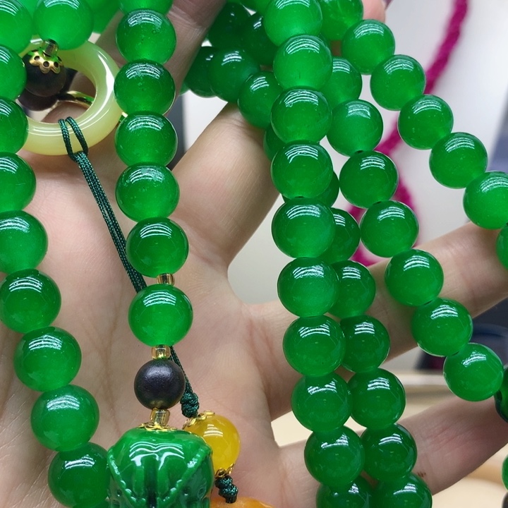 翡翠颈饰未镶嵌吊坠