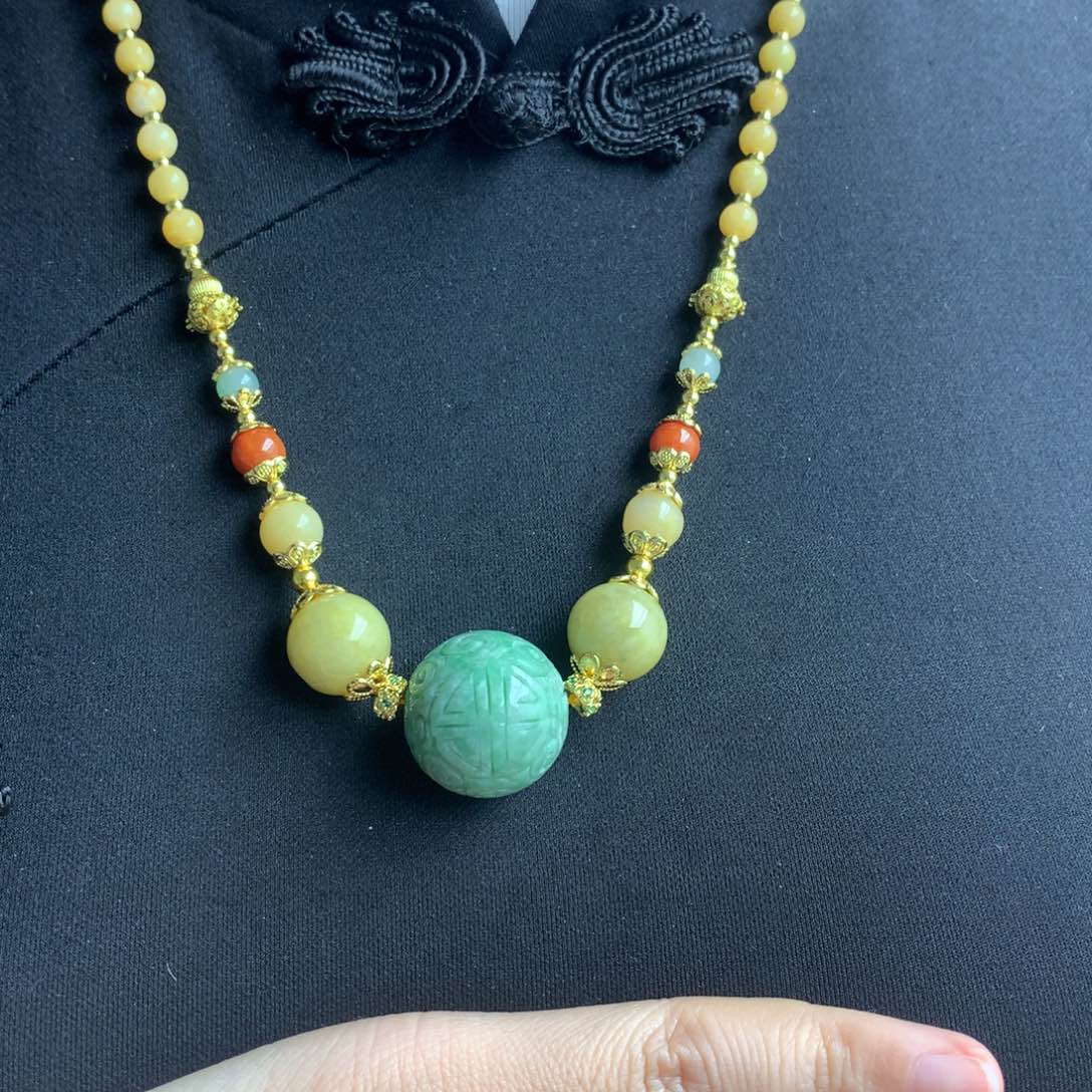 翡翠颈饰未镶嵌翡翠