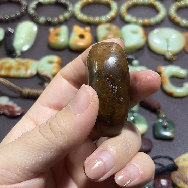 岫岩河磨玉（透闪石质玉）未镶嵌颈饰