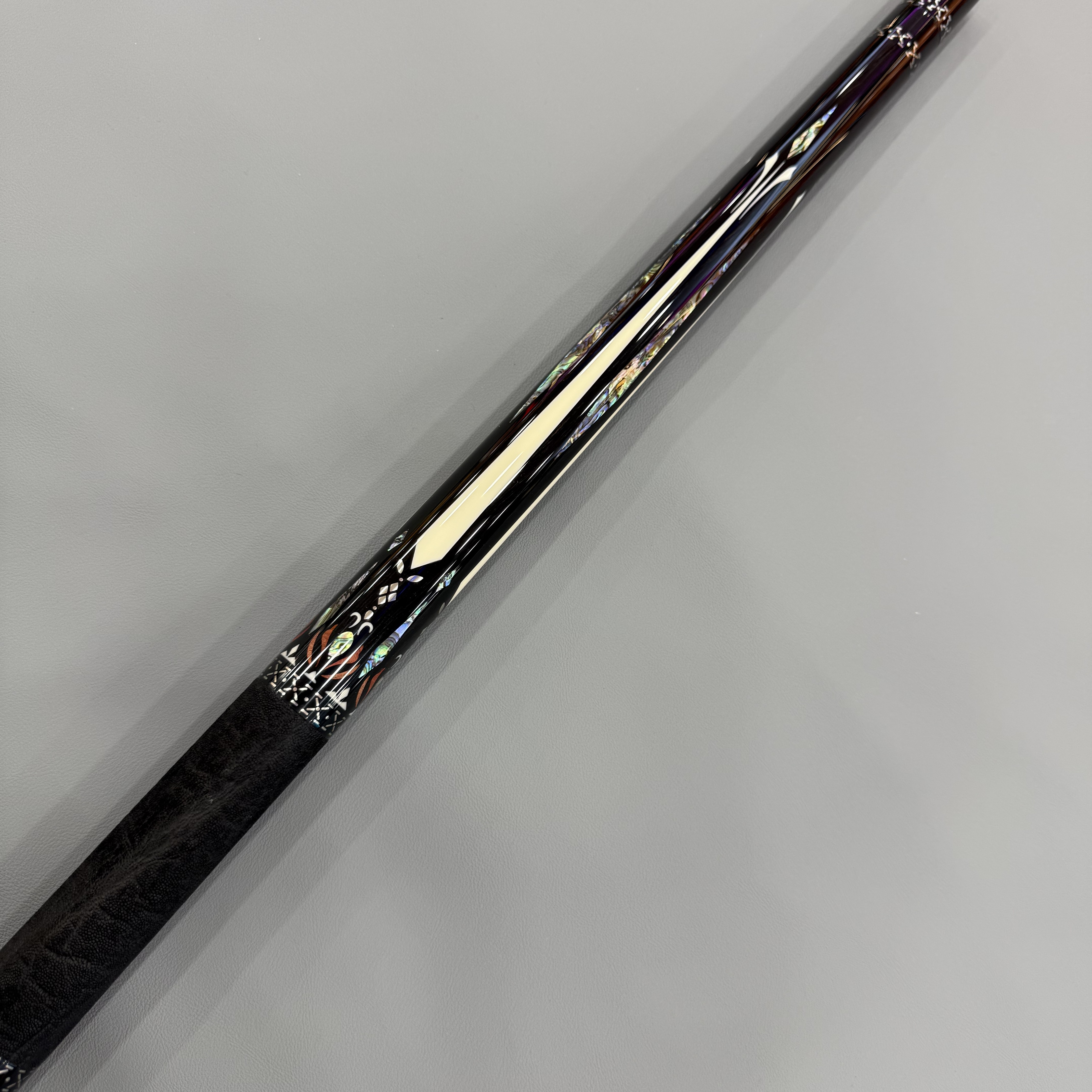 福杆脸谱双段式皮把中式八球手工杆