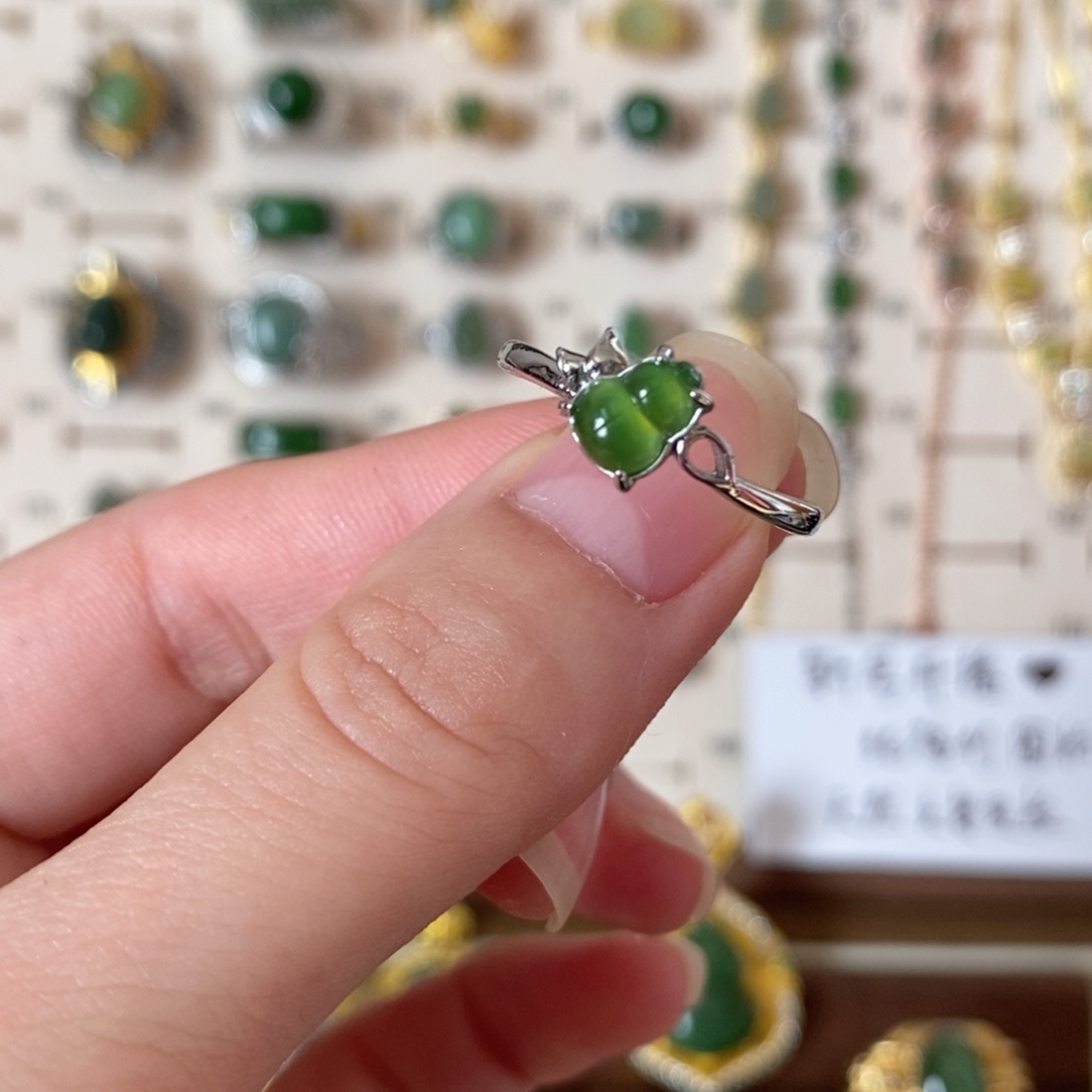 菩***～和田玉未镶嵌戒指