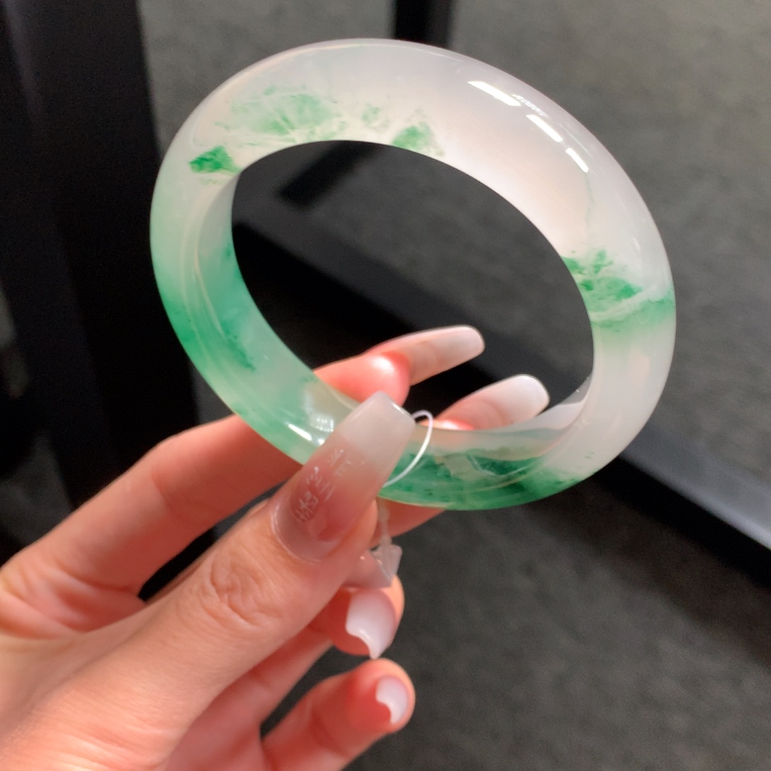 恬***静石英质玉未镶嵌手镯