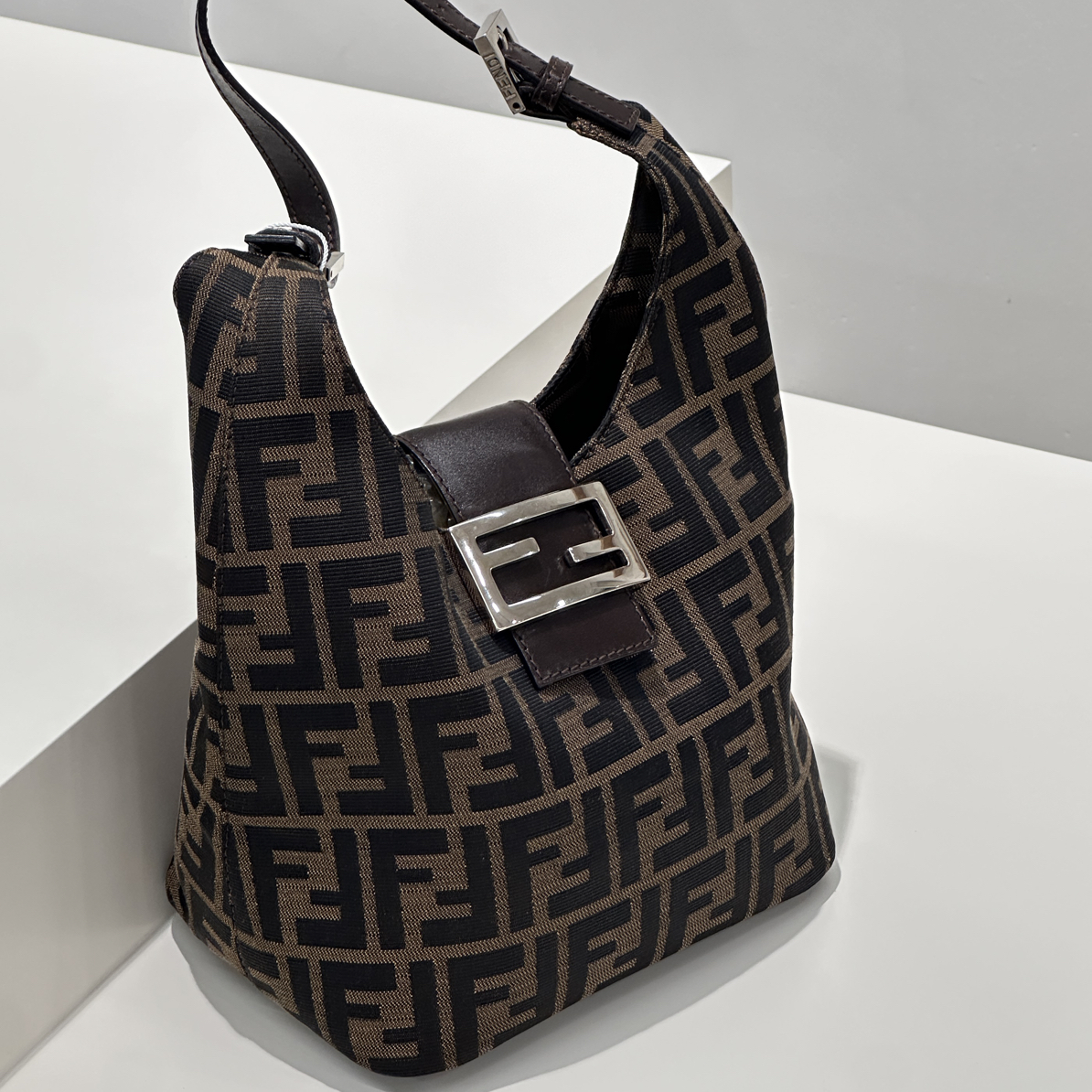 95新 FENDI/芬迪 经典深棕色老花薯条包手提腋下包