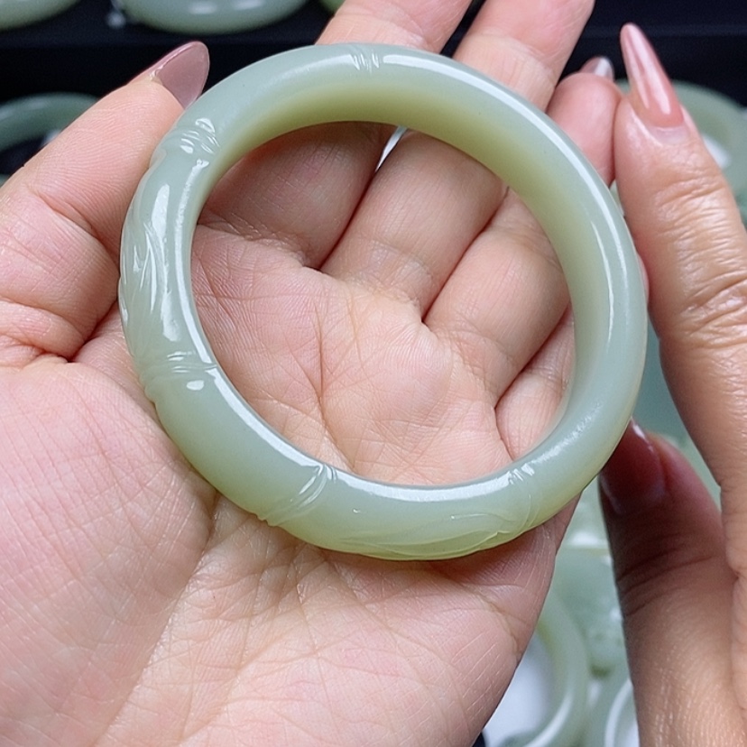 【闪购商品】和田玉手镯未镶嵌浅**爱