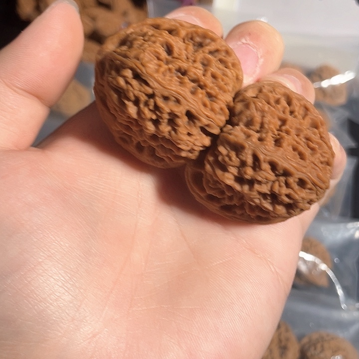 吊坠文玩核桃43尺红皮南疆石