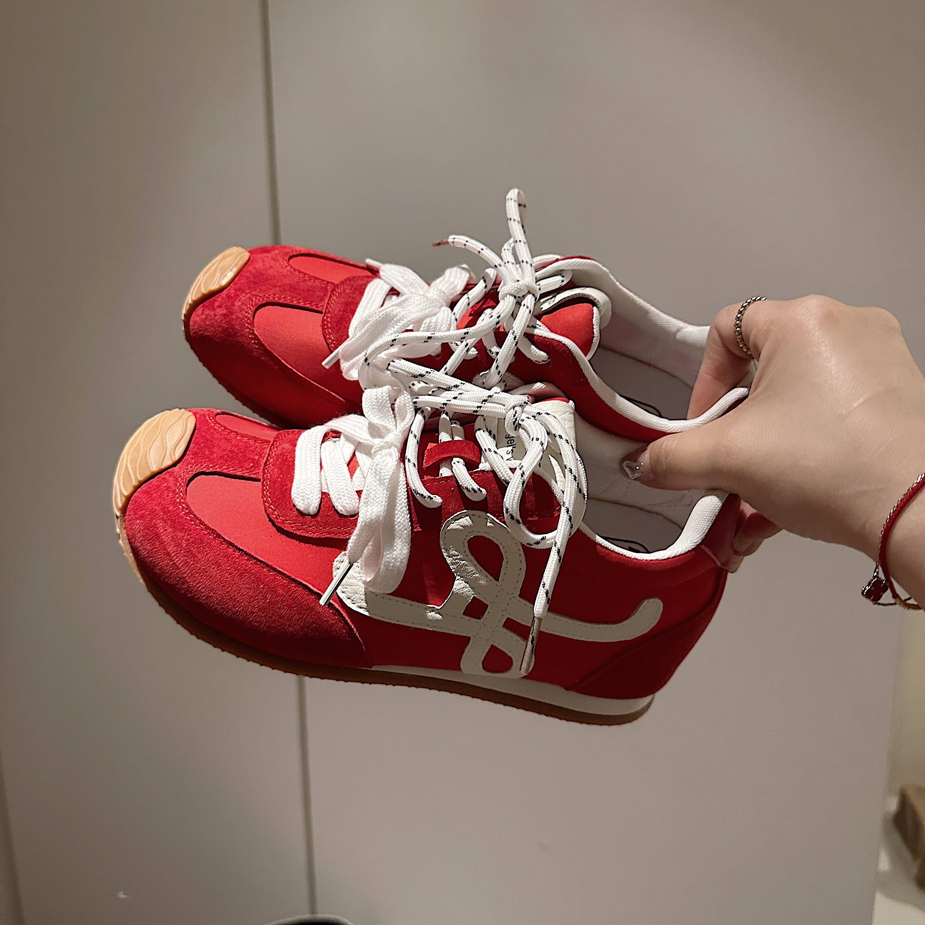 TS增高7CM休闲鞋2025春季新款时尚百搭平底舒适圆头系带阿甘鞋