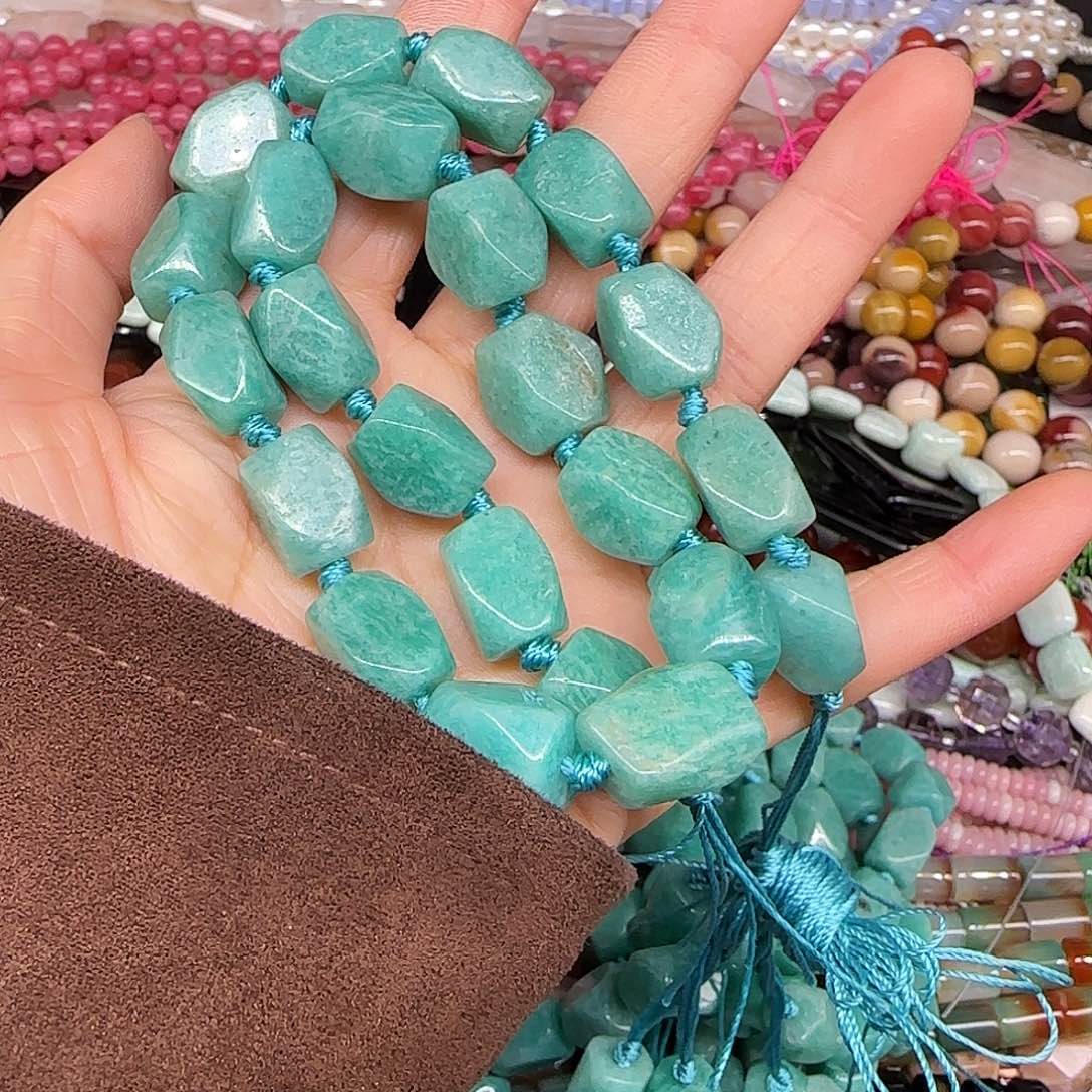 玛瑙/玉髓合金珠宝半成品天河石约10mm八棱一条