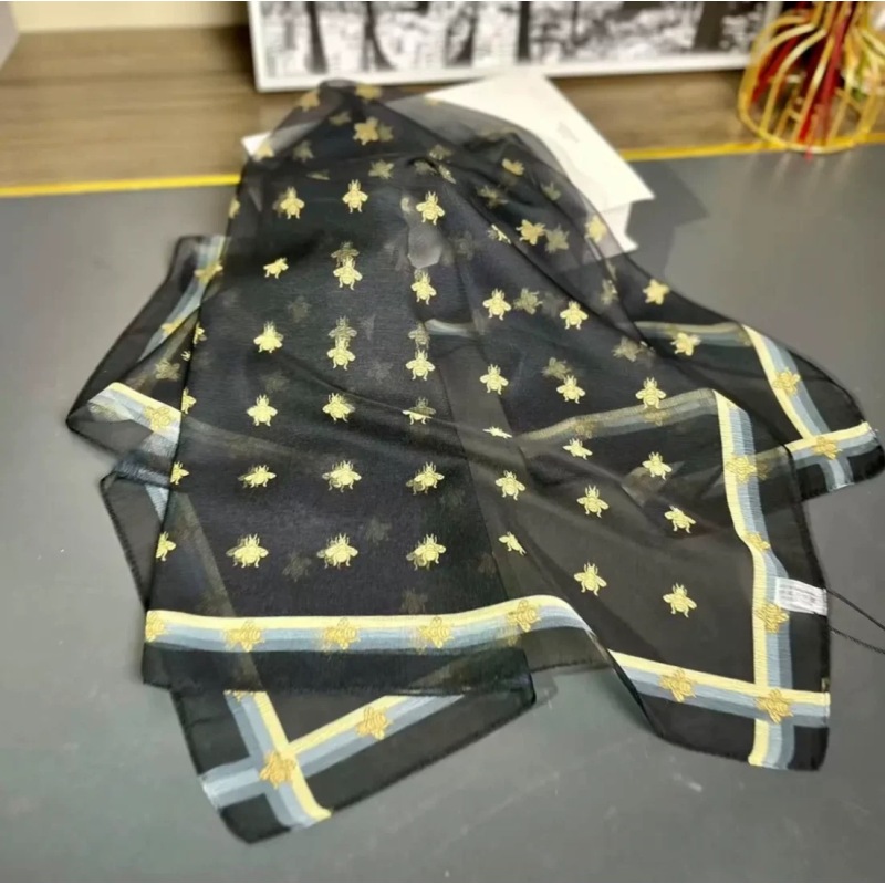 C09金色小蜜蜂 67*67 超薄气质女士小方巾