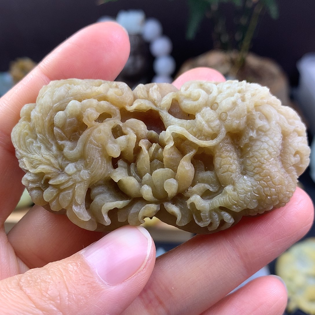 定制翡翠未镶嵌龙凤呈祥