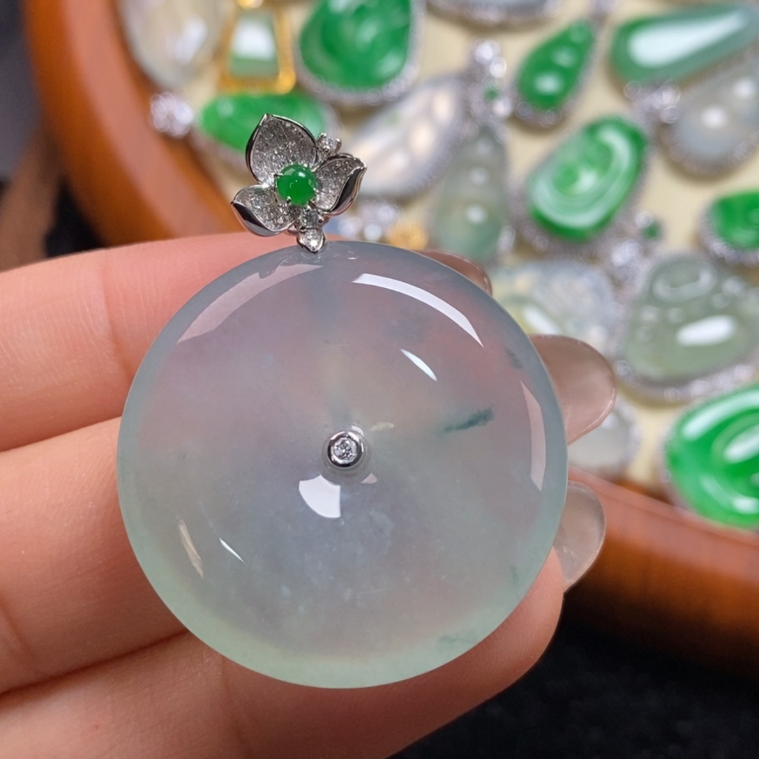 翡翠吊坠(赠链)18K金镶嵌