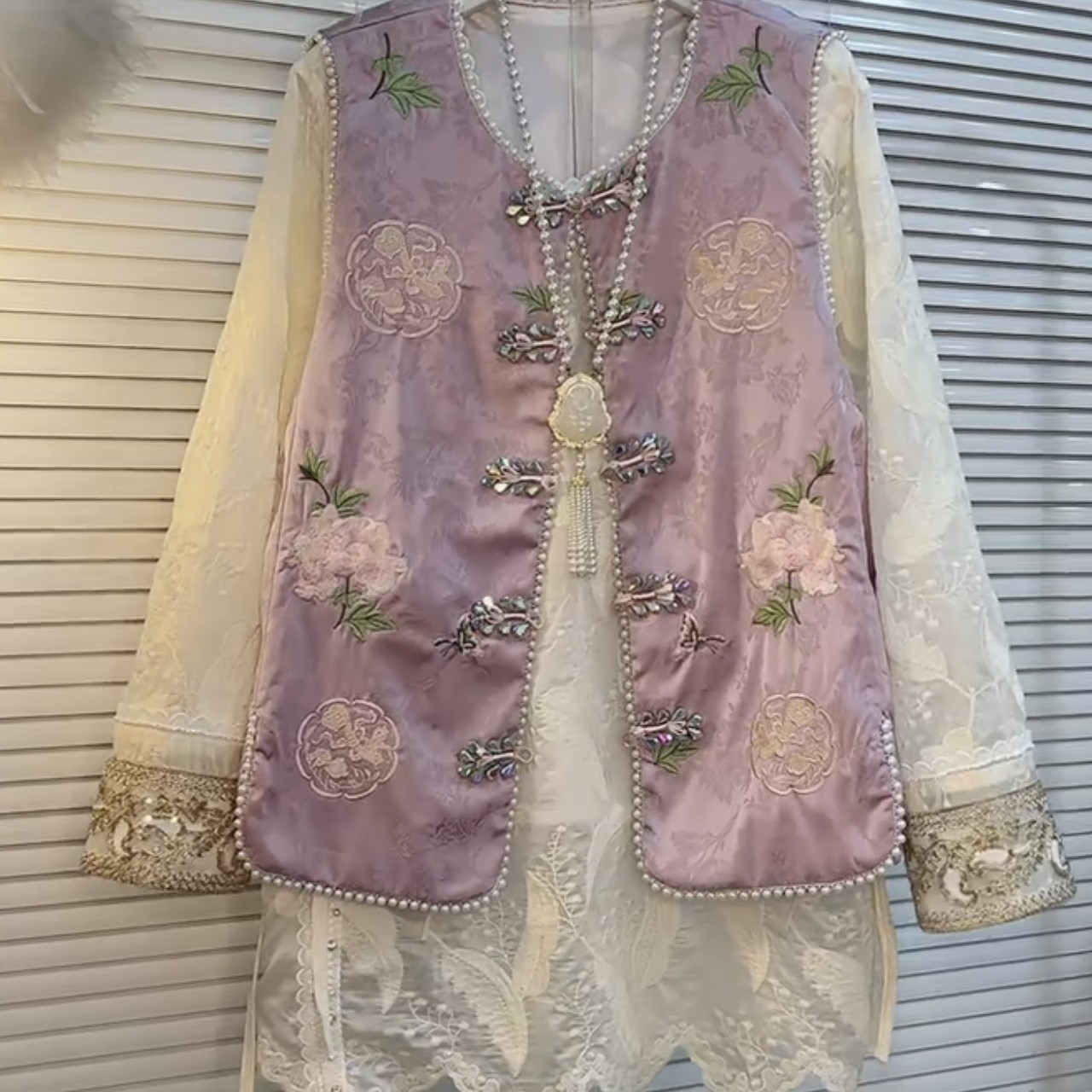 芃芃0077（单件）大码新中式国风钉钻盘扣刺绣花朵钉珠马甲外套