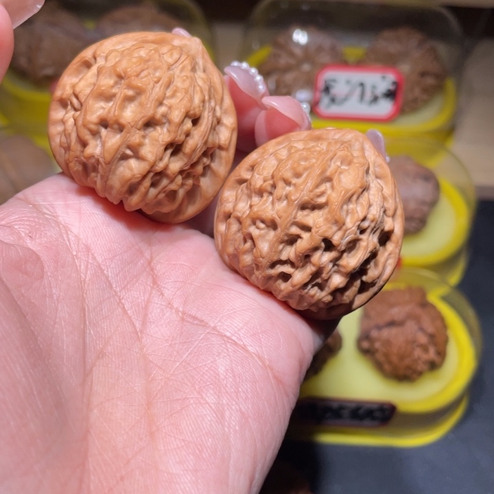 文玩核桃吊坠39金牛