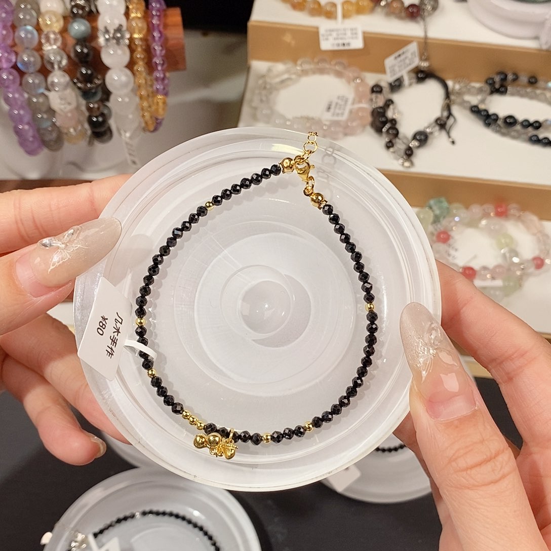 水晶手链未镶嵌耶****?