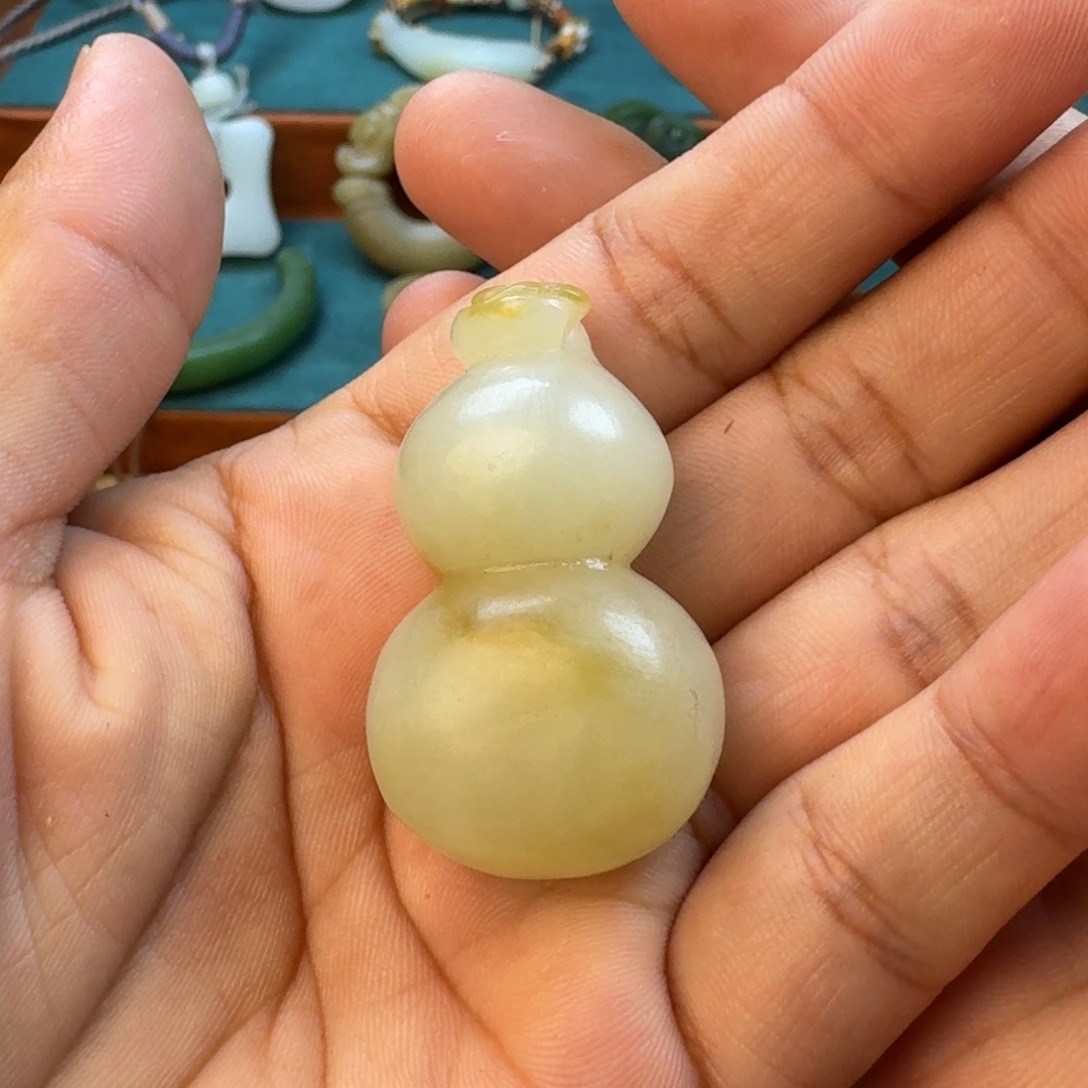 一***~和田玉未镶嵌颈饰