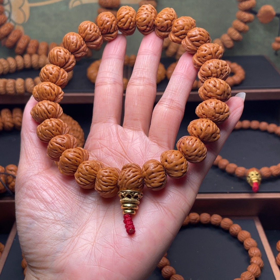 桃核吊坠16蟠桃手持